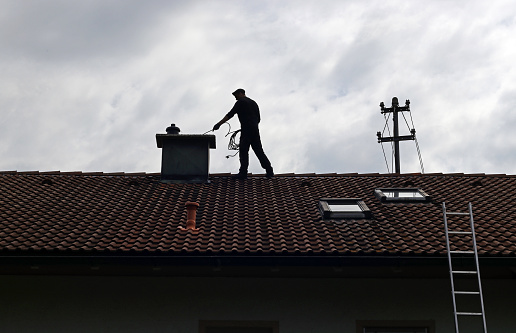 How To Tell When You Need Professional Gutter Cleaners
